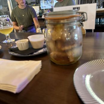 Northwinds Brewpub and Craft Beer Store - Warm pretzels with cheese dip and mustard - Brewpubs Near Me - The Blue Mountains, Ontario