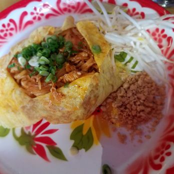 Kai Yang - Chicken Pad Thai - Thai Near Me - Montclair, New Jersey Kai Yang - Chicken Pad Thai - Thai Near Me - Montclair, New Jersey