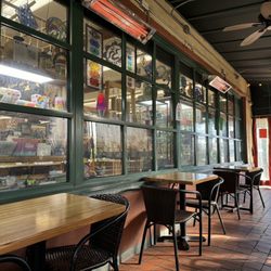Follow Your Heart  Market & Cafe - Cafe patio dining
