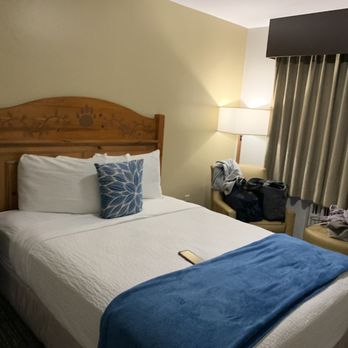 Bear Mountain Inn - Our spacious hotel room. - Hotels Near Me - Bear Mountain, New York Bear Mountain Inn - Our spacious hotel room. - Hotels Near Me - Bear Mountain, New York