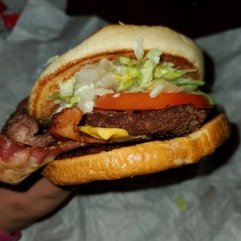 Short Stop - Bacon Cheeseburger - Burgers Near Me - Austin, Texas Short Stop - Bacon Cheeseburger - Burgers Near Me - Austin, Texas