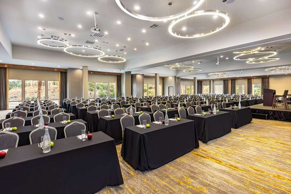 DoubleTree by Hilton Pomona by null