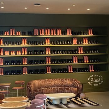 Downright Austin, A Renaissance Hotel - Front Lobby of Hotel - Hotels Near Me - Austin, Texas