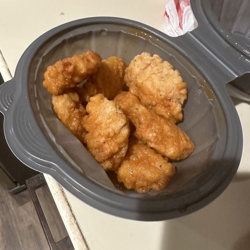 Pizza Hut - Disgusting half sauced wings - Pizza Near Me - Watauga, Texas Pizza Hut - Disgusting half sauced wings - Pizza Near Me - Watauga, Texas