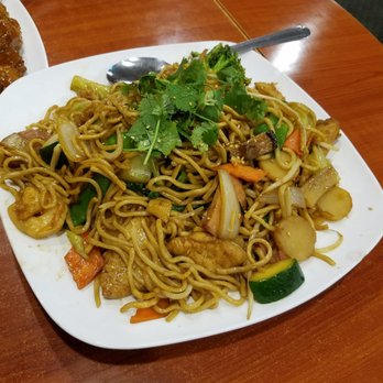 Four Seasons Chinese Restaurant - House chow mein - Dim Sum Near Me - Clovis, California Four Seasons Chinese Restaurant - House chow mein - Dim Sum Near Me - Clovis, California