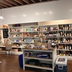 Altadena Beverage and Market - Cute selection of wines and liquor