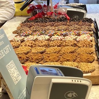 Van Wonderen Stroopwafels - Desserts Near Me - Amsterdam, New Hampshire Van Wonderen Stroopwafels - Desserts Near Me - Amsterdam, New Hampshire