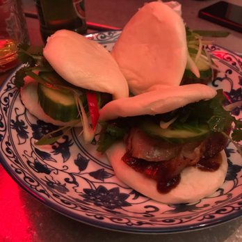Köket Lu - Mantaos med anka och fläsk. Hoppas med gurka sallad och smakrik sås. - Chinese Near Me - Malmö, M