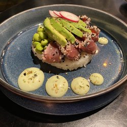 De Boterlap - Poké bowl 'Tataki Tuna' SUSHIRIJST | GEBRANDE TONIJN | SESAM | AVOCADO | WAKAMÉ | EDAMAME | WASABI |