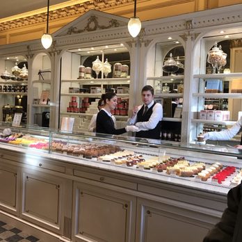 Angelina - Front store where you can buy pastries to go - Breakfast & Brunch Near Me - Paris, 75