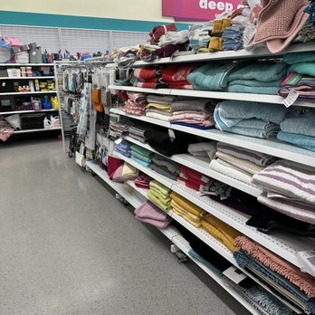dd's DISCOUNTS - ..... - Discount Store Near Me - Fresno, California