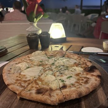 House Without A Key - Four cheese pizza - Seafood Near Me - Honolulu, Hawaii