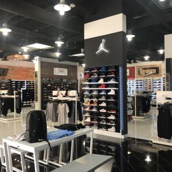 Shoe Palace