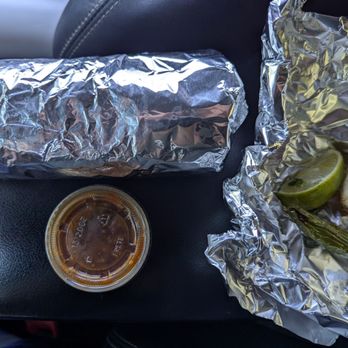 Quiroga Taqueria - Super burrito, sauce, lime, grilled garlic and pepper - Mexican Near Me - Sunnyvale, California Quiroga Taqueria - Super burrito, sauce, lime, grilled garlic and pepper - Mexican Near Me - Sunnyvale, California