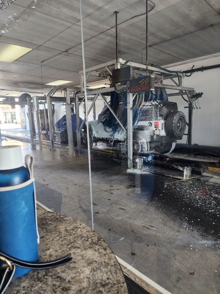 FRANCIS & SONS CAR WASH Updated October 2024 55 Photos & 113