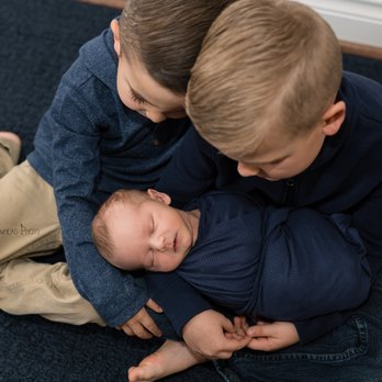 Arrowhead Photo - Houston newborn photography by Arrowhead Photo - Session Photography Near Me