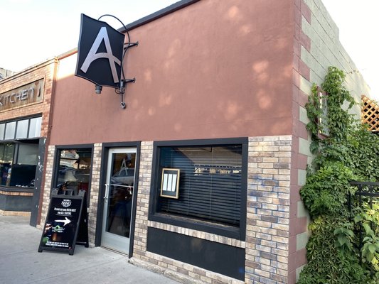 The Annex Cocktail Lounge by null