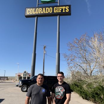 Sinclair - Sinclair Colorado Gifts is a perfect stopping point to stretch our legs, get a few photos, fill up on diesel and pick up souvenirs!! - Gas Stations Near Me - Limon, Colorado