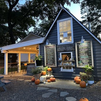 Coastal Crust - Restaurant Outside - Pizza Near Me - Mount Pleasant, South Carolina