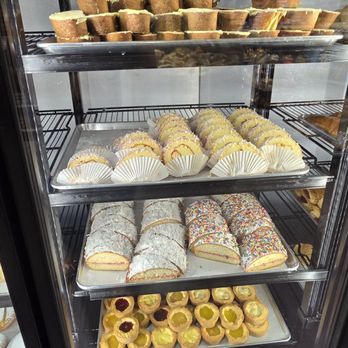 El Morelia Supermercado - Mexican Near Me - Bridgeton, Missouri