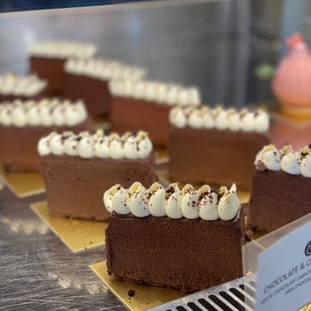Edwards Dessert Kitchen - Desserts Near Me - Minneapolis, Minnesota