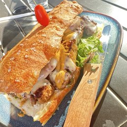 Fried green tomato steak sandwich Perfect! Fried green tomato steak sandwich Perfect!