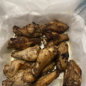 Brick City Eatery - Soggy sweaty Chicken Wings with Dry Rub - Pizza Near Me - Lutz, Florida