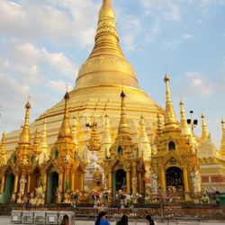 Tarzana Tours & Travel - Shwedagon Pagoda Yangon
