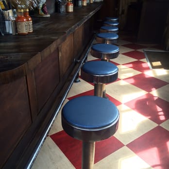 Chicken Shop - Retro Inside - Chicken Wings Near Me - London, XGL