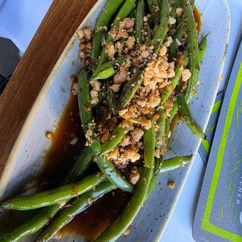 Moku Kitchen - Green beans - Cocktail Bars Near Me - Honolulu, Hawaii