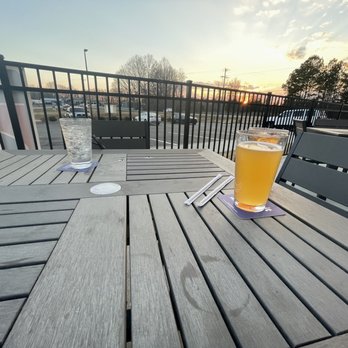 JOEY'S FINE FOOD & PIZZA - 68 Photos & 148 Reviews - 7913 ...