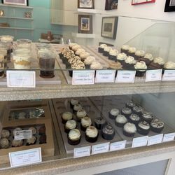 Wildflower Cupcake And Dessert Bar - Inside