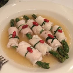 Me Wah Restaurant - Travella and asparagus rolls in a seafood broth. Very tasty