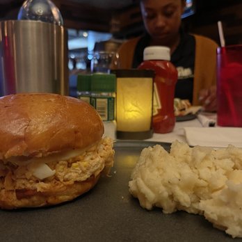 Union Grill - Salmon melt (bread, salmon, provolone cheese) and mashed potatoes - American Near Me - Pittsburgh, Pennsylvania Union Grill - Salmon melt (bread, salmon, provolone cheese) and mashed potatoes - American Near Me - Pittsburgh, Pennsylvania