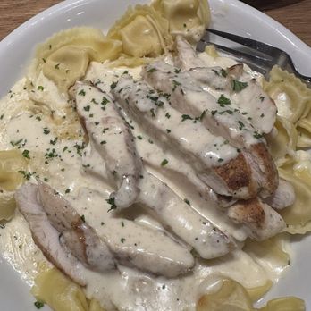 Olive Garden Italian Restaurant - Chicken Tortolloni Alfredo - Italian Near Me - American Fork, Utah