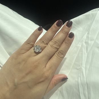 Holiday Nails - Manicure gel three coats - Nail Salons Near Me - Los Angeles, California