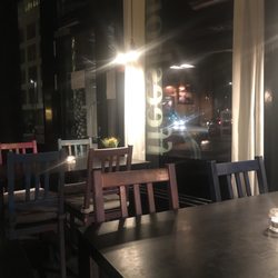 Min Thai Takeaway - Interior
