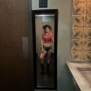 Saint Anejo - Bathroom - Cocktail Bars Near Me - Nashville, Tennessee