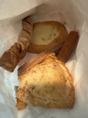 Arandas Bakery by null