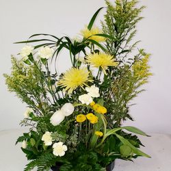 Reyna's Florist - Nice fall mix