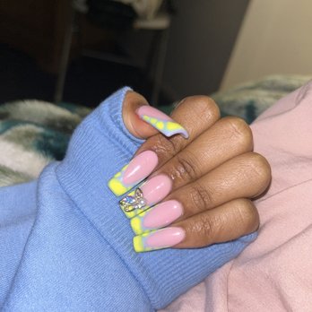 TikTok Nails - So I got square shaped nails with this design I seen on Pinterest she did pretty good - Nail Salons Near Me - Carmichael, California
