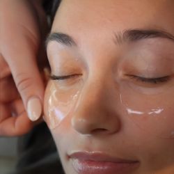 LABB Collective - We offer luxury enhancements to elevate the whole experience! This is our eye mask enhancement.