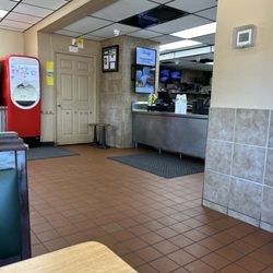 Jucy's Hamburgers - Front counter