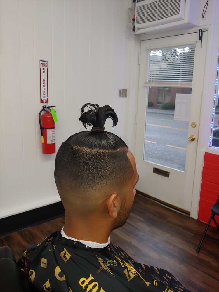 ANGEL’S A CUT ABOVE Updated August 2024 1025 E Main St, Radford