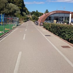 Parco Costiero Dei Riviera Fiori - Zwei Radwege und ein Fußgängerbereich: herrliche Küstenblicke ohne Autos und mit nur leichten Steigungen.