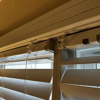 Glenmore Plaza Hotel - Adjusting rod missing from both blinds. - Hotels Near Me - Avalon, California Glenmore Plaza Hotel - Adjusting rod missing from both blinds. - Hotels Near Me - Avalon, California