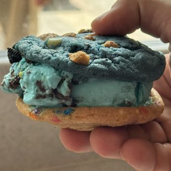 The Baked Bear - Custom Ice Cream Sandwich - Ice Cream & Frozen Yogurt Near Me - Sunrise, Florida