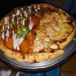 Pizza del Perro Negro - 1/2 Buffalo Chicken and 1/2 Tennessee BBQ Jack Daniel's Chicken! Would definitely come back for the Tennessee
