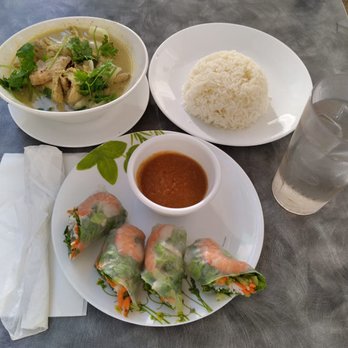 Bamboo Cafe - Curry chicken with rice, and shrimp spring rolls. - Vietnamese Near Me - Simi Valley, California Bamboo Cafe - Curry chicken with rice, and shrimp spring rolls. - Vietnamese Near Me - Simi Valley, California
