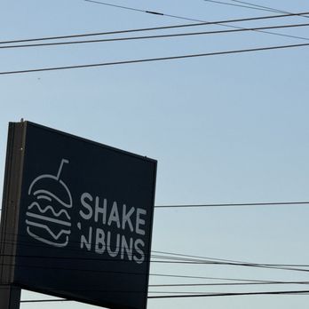 Shake 'N Buns - Burger place - Fast Food Near Me - Bakersfield, California